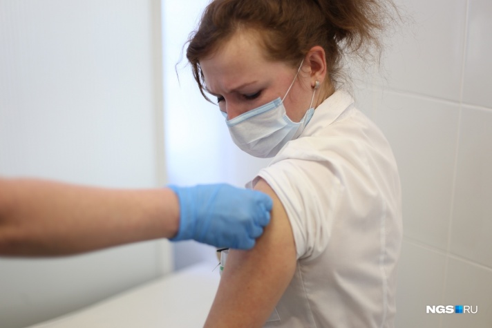 В Симферополе прививку от коронавируса сделали свыше 80% горожан