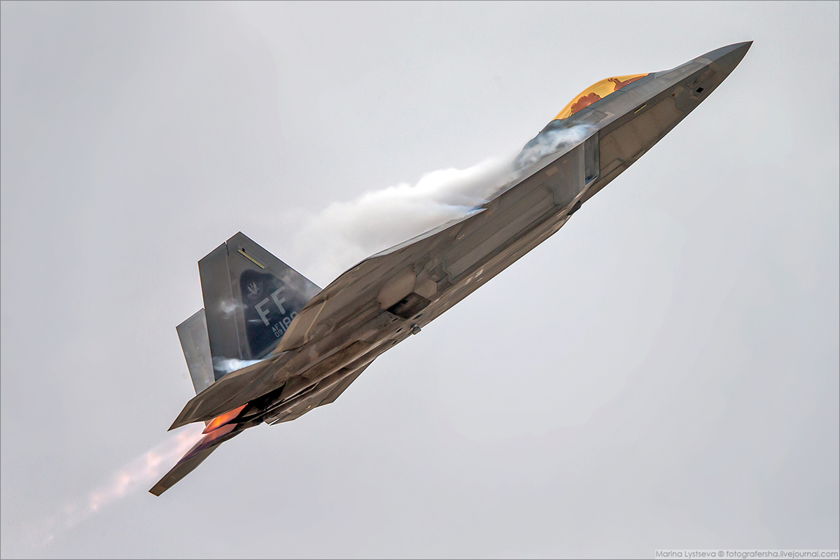 F22 vs F35 :  показ самолетов США  на аэрокосмическом слоне Dubai Airshow-2019 очень, авиашоу, самолёта, Пилотаж, наших, месте, камеры, Вихревые, жгуты, столб, форсажной, фотографиях, отлично, смотрятся, одиночный, видео, достаточно, скучным, покрутился, пилотаж