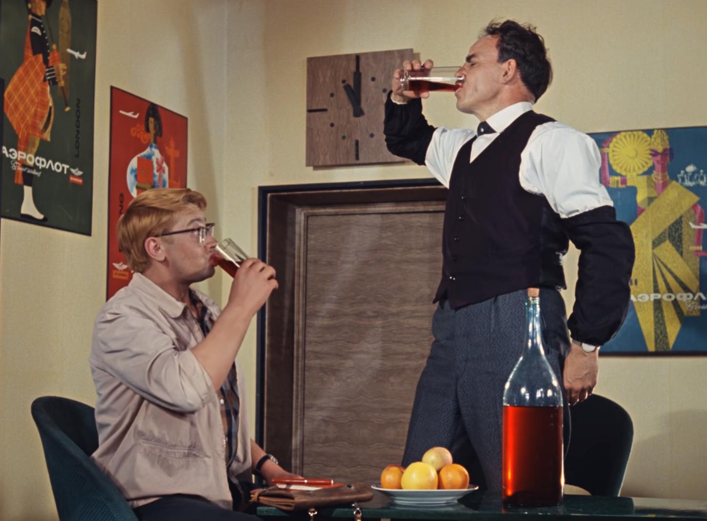 Герб ленивых без вина. Еда без вина. Постер еда без вина. Обложка с винишком на паспорт. Без вина все равно.