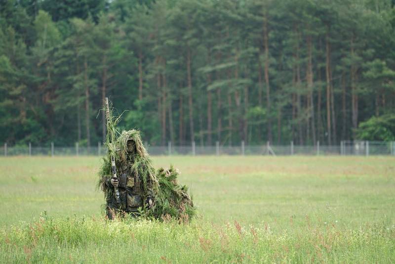 Маскировочный костюм «гилли»: с охоты на войну и обратно костюмы, гилли, маскировочные, разных, травы, снаряжение, место, мировой, «гилли», снайпер, маскировки, появились, применения, накидки, снайперы, других, стран, активно, стрелка, Также