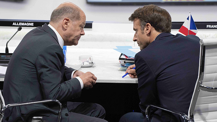 ПРАВИТЕЛЬСТВО "НА УБОЙ": ПУТИН ПРОВОДИТ ЧИСТКУ ЛИДЕРОВ ЕВРОПЫ