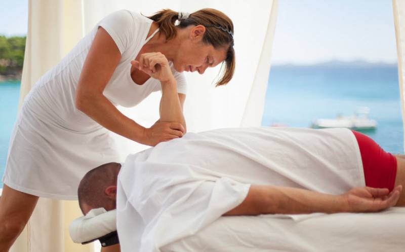 Болит спина после массажа: возможные причины, лечение, что делать