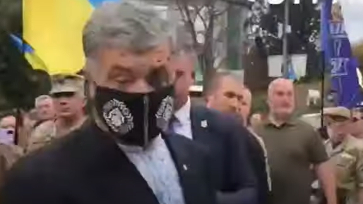 Порошенко в зеленке и радикалы с лягушками: как прошло 30-летие независимости Украины