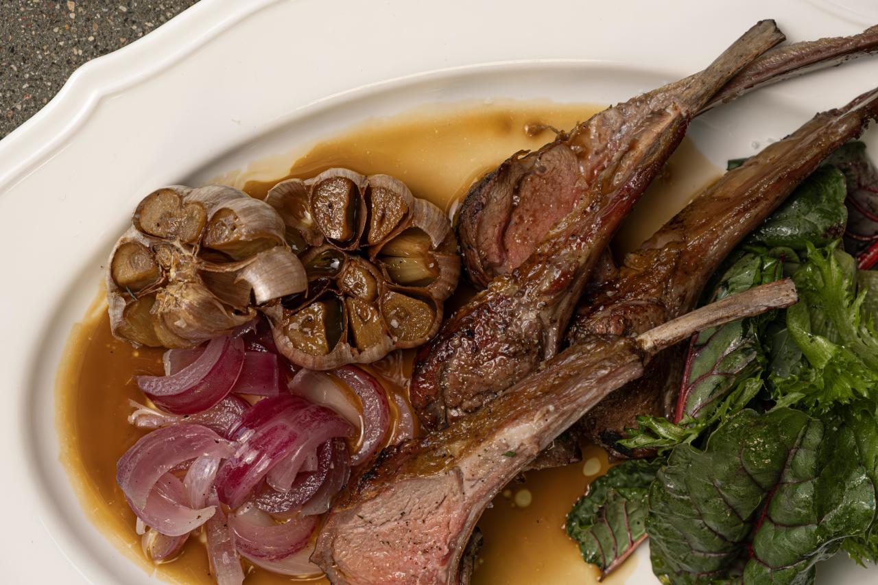 Бургер с лососем и банановое какао: что попробовать в ресторанах Москвы в апреле 2026 апреля, «Рыба, соусом, блюда, вошли, формат, космическим, ресторан, растительном, группы, молоке, актрисами, появились, Stars, Alaska, «Честная, ресторанах, меню —, позиций, заказе