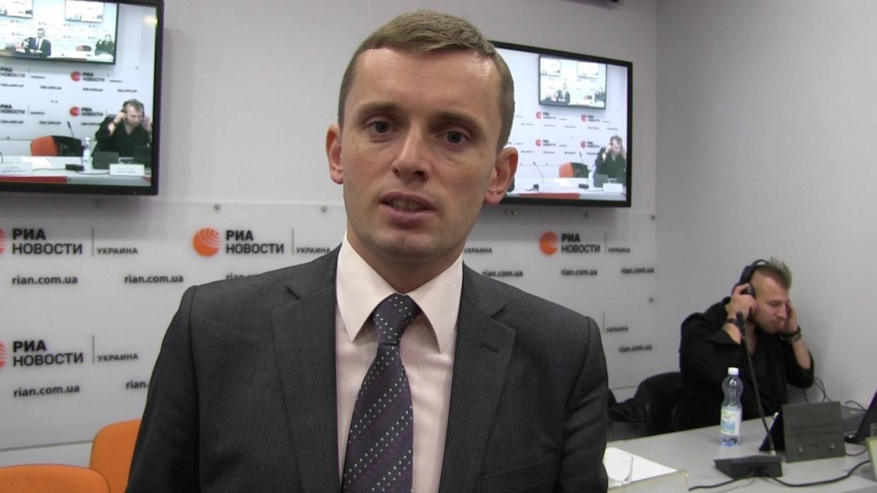 Политолог Бортник: Макрон пытается стать посредником в переговорах между РФ и Украиной