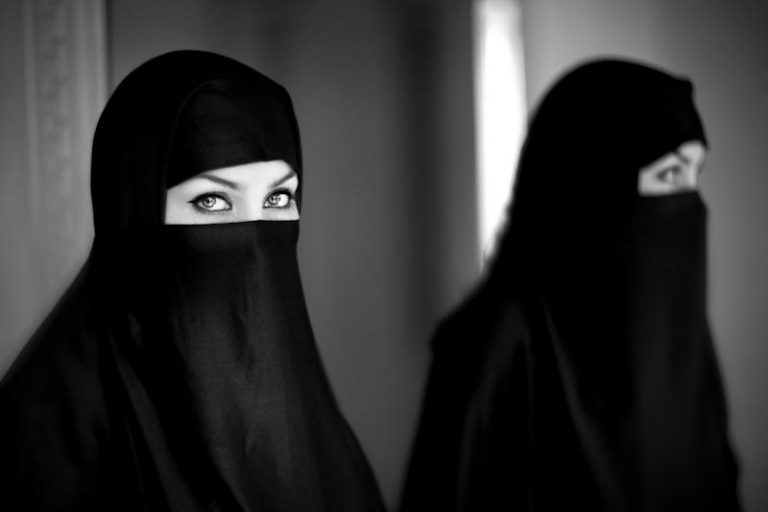 Почему мусульманские женщины должны закрываться?