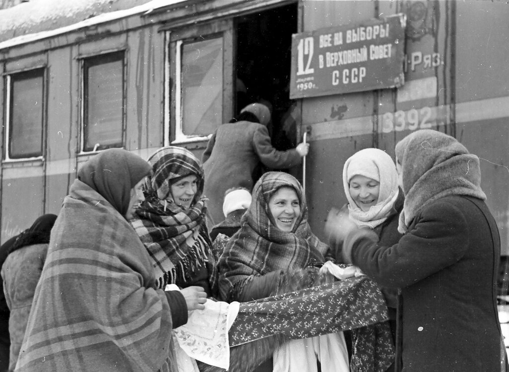 Агитпоезд «Все на выборы»
Валентин Хухлаев, 28 февраля 1950 года, г. Москва, из архива Валентина Хухлаева.