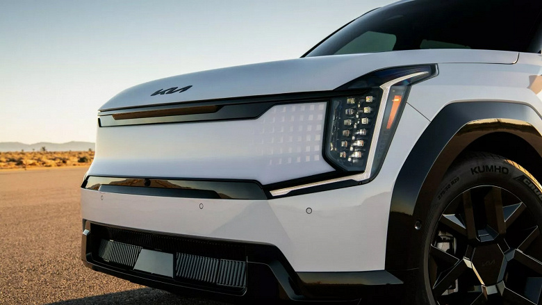  электромобили Kia EV6 и EV9 теряют более 40% в продажах, в то время как бензиновые модели бьют рекорды