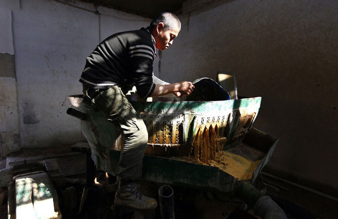 Черные копатели – как в Монголии добывают золото 