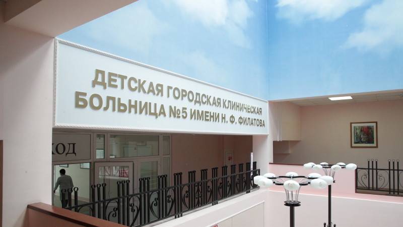 Больных COVID-19 начал принимать хирургический корпус детской больницы Филатова в Петербурге