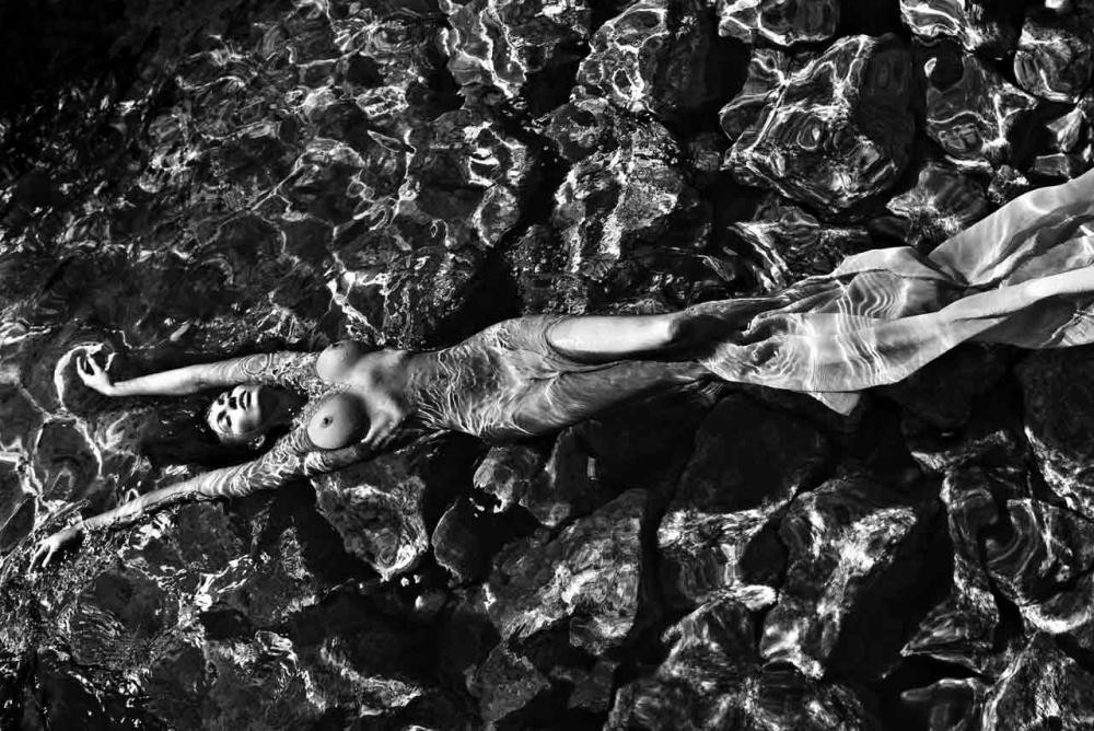 Черно-белое ню: идеальные женщины Черно-белое ню: идеальные женщины