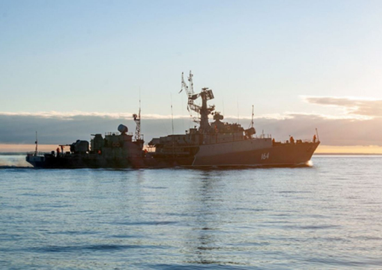 Малый противолодочный корабль «Онега» отработал стрельбы в Белом море