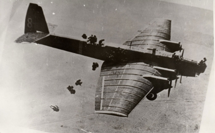 Можайский десант: с бреющего полёта без парашютов на немецкие танки  Можайский десант, великая война, герои