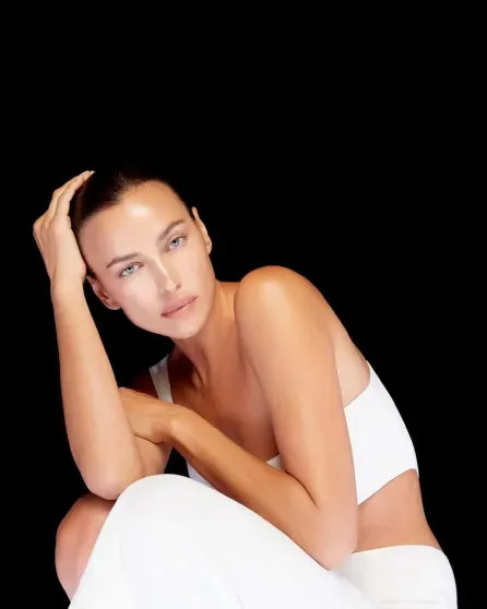 Мода нулевых и советский интерьер: Ирина Шейк поделилась своими подростковыми фото из России ШейкИрина, Ирина, сестройИрина, Челябинской, сестрой, начала, городе, Еманжелинске, Vogue, БразилияИрина, D&039AlbaИрина, ШейкШейк, живёт, НьюЙорке, вместе, восьмилетней, дочерью, которую, родила, BazaarИрина