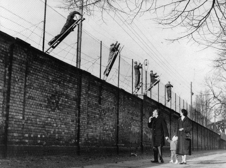 Строительство Берлинской стены 