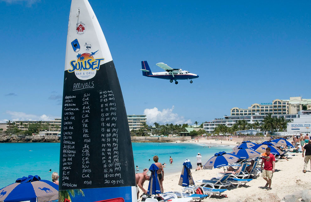 Maho Beach — один из самых необычных пляжей в мире