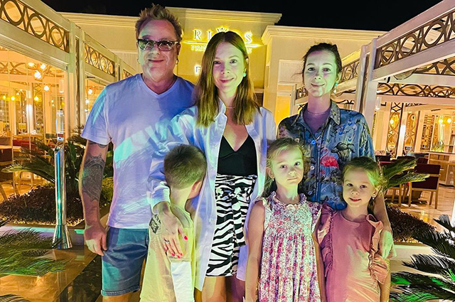 Наталья Подольская и Владимир Пресняков с сыновьями и родными отдыхают в Египте