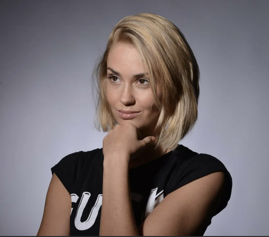 Агата Муцениеце решила взять ребенка из детдома