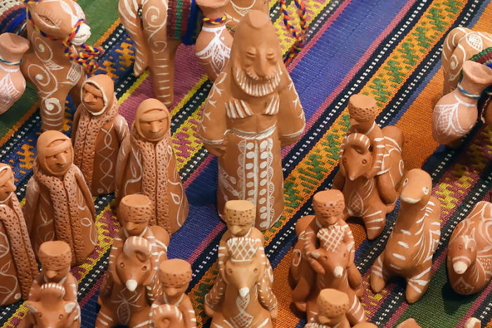 Изготовление и роспись изделий - это всегда импровизация. /Фото:livemaster.ru 