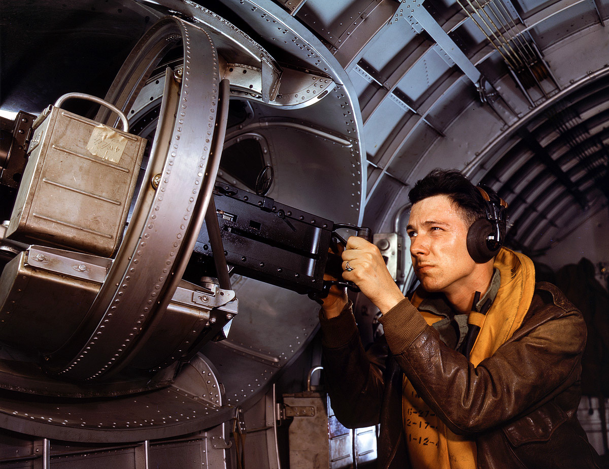 Фоторепортаж Альфреда Палмера 1942 года о том «как ковалось оружие победы». B-25 Mitchell Авиация