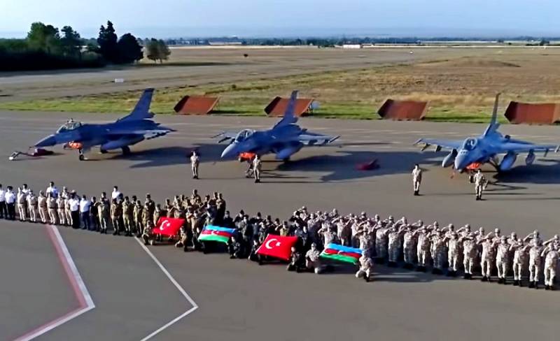 Пять турецких истребителей F-16 прибыли в Азербайджан