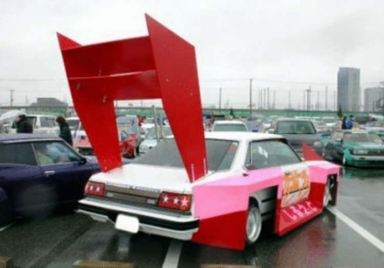 25 людей, которые сильно переборщили с тюнингом своих авто 