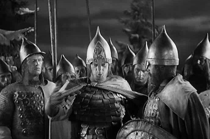 Что доказывают русские шлемы с арабскими надписями?