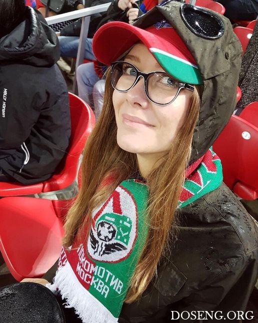 Очаровательные болельщицы на матчах Чемпионата России по футболу