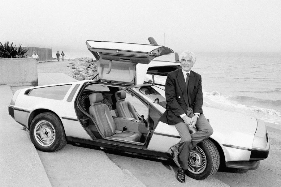Все машины из фильмов «Назад в будущее» DeLorean, будущее», времени, «Назад, машины, Марти, части, второй, восьмидесятых, фильма, первой, автомобилей, DMC12, ХиллВэлли, долларов, потому, автомобиль, третьей, перемещения, лошадиных