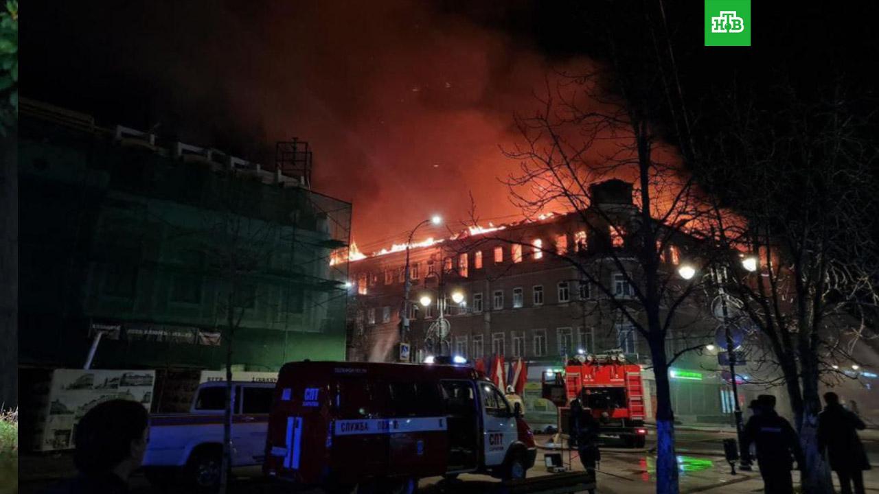 Пожар в гостинице. Гостиница Россия Саратов пожар. Сгорела гостиница на проспекте Кирова Саратов. Сгоревшая гостиница Россия в Саратове на проспекте. Сгорела на проспекте Кирова Саратов.