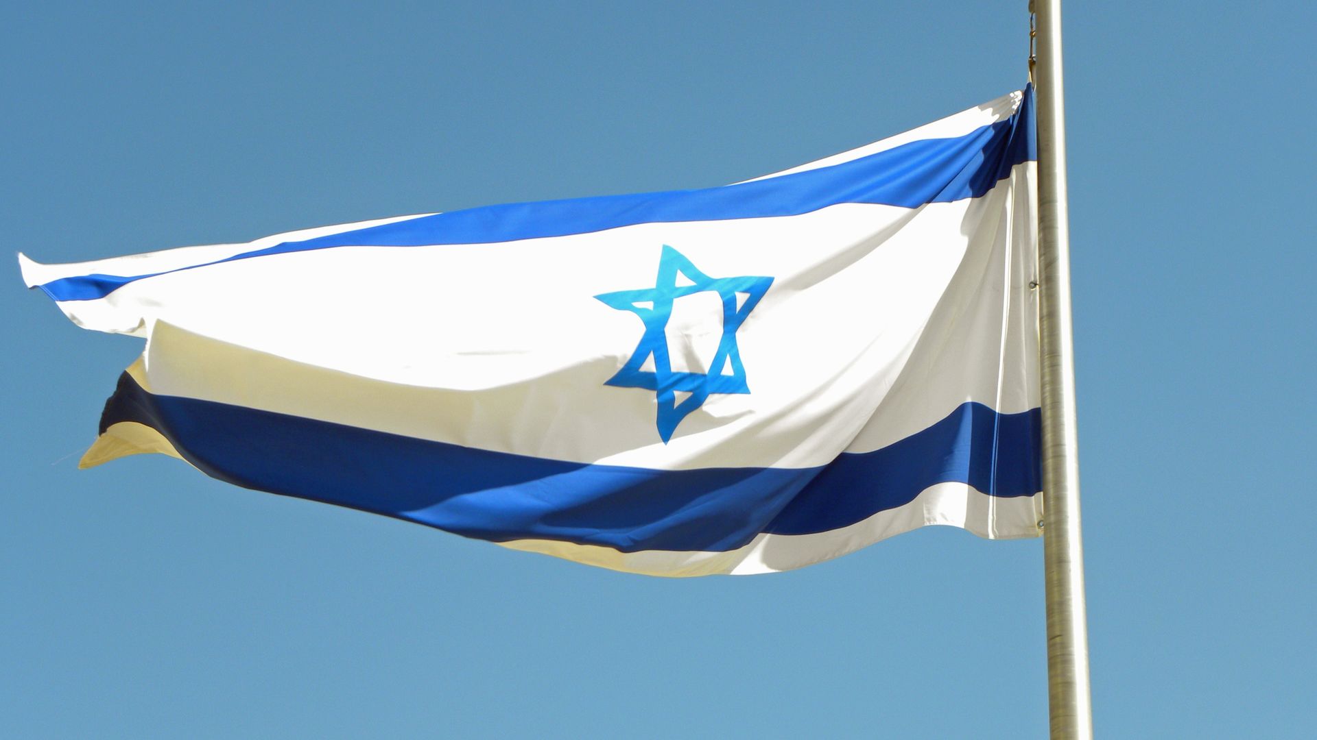 Израильтяне устроили беспорядки в Тель-Авиве из-за поведения жены премьера Нетаньяху