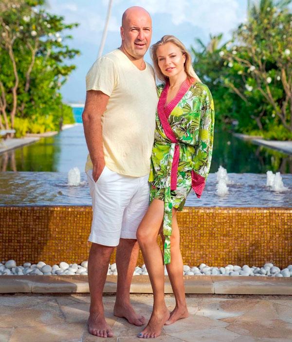 Измены, алкоголизм и позднее отцовство: как сложилась личная жизнь актеров фильма «О чем говорят мужчины» актер, актера, женой, дочерью, жизни, Ростислав, Ларин, говорят, время, второй, стали, Александр, развод, Барац, стала, вместе, фильме, будет, Рыжкова, Демидов