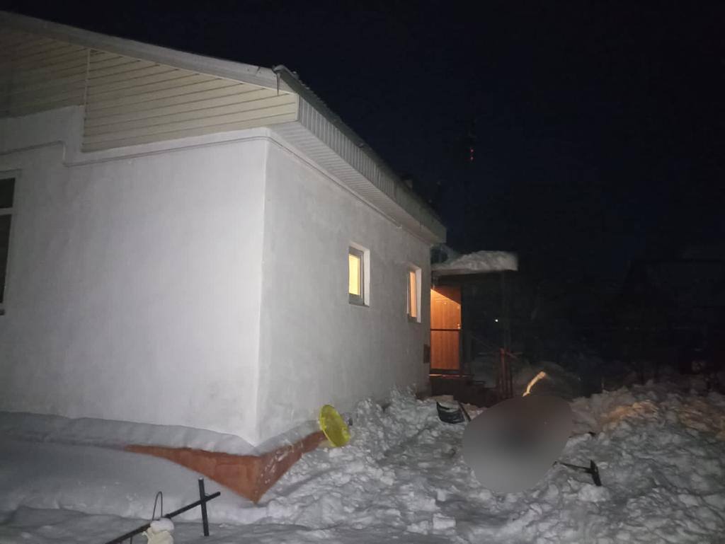 Сошедший с крыши снег убил 7-летнего мальчика в Калужской области