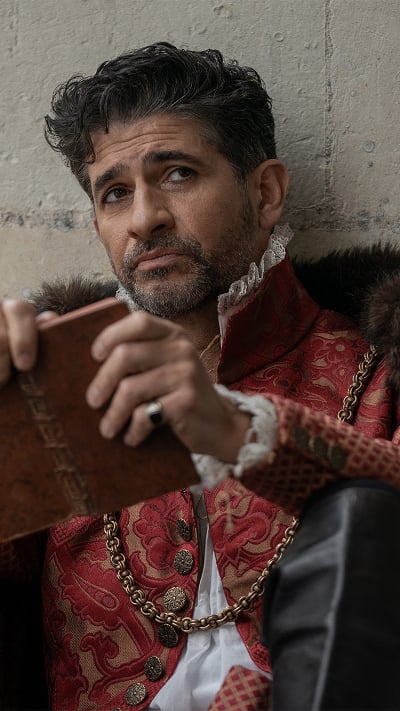 Raza Jaffrey as Francois, Duc de Guise