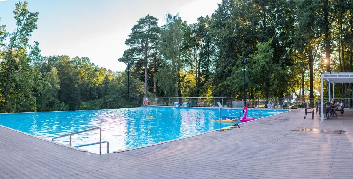 Куда поехать на майские праздники в Подмосковье: 7 проверенных парк-отелей с бассейнами Московская, можно, область, территория, также, отдыха, городской, бассейн, пруда, детей, анимация, округ, бассейном, сауны, берегу, веревочный, который, ресторан, апреля, Подмосковья