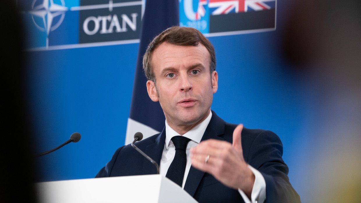 Макрон подписал с премьером Греции контракт на поставку Афинам трех фрегатов