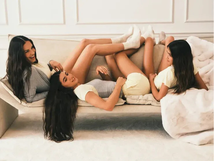 Адриана Лима впервые снялась с дочками для Victoria's Secret Адриана, дочерьмиАдриана, Secret, Victoria&039s, после, кампании, Адрианы, 44летняя, ребёнка, супермодели, сильным, подверглось, рождения, изменениям, Особенно, активно, третьего, замуж, отметить, годаСтоит