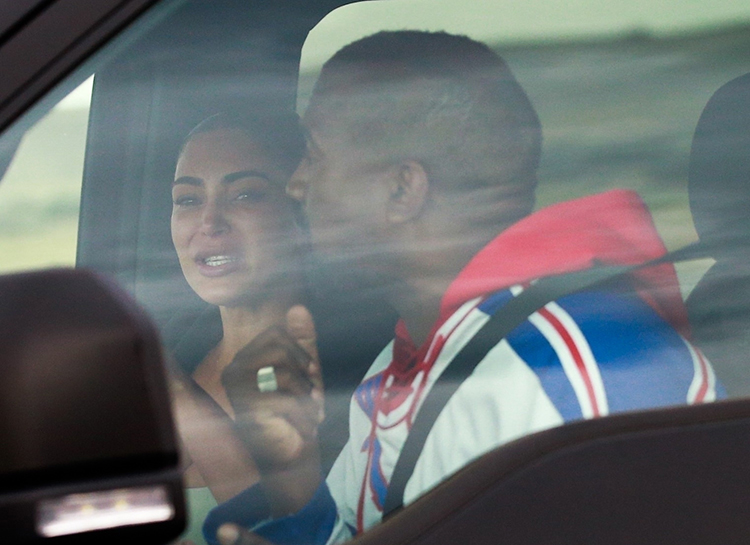 Инсайдер о браке Ким Кардашьян и Канье Уэста: "Они уже год живут раздельно" Инсайдер о браке Ким Кардашьян и Канье Уэста: "Они уже год живут раздельно" Звезды,Звездные пары