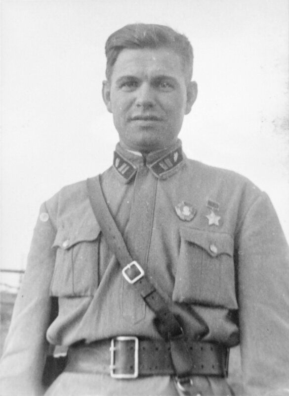 У советских танкистов вышла из строя рация и из-за этого они не услышали приказа командира - зато так они совершили подвиг история