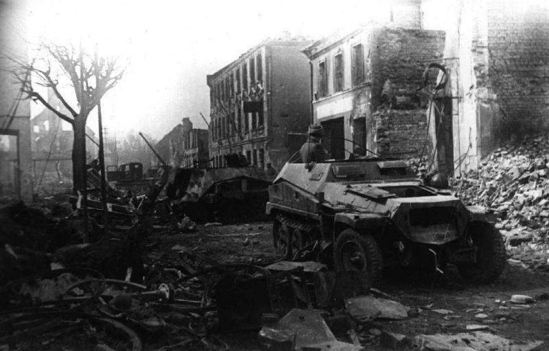 Послевоенное использование бронеавтомобилей и бронетранспортёров, созданных в нацистской Германии Послевоенное использование бронеавтомобилей и бронетранспортёров, созданных в нацистской Германии оружие