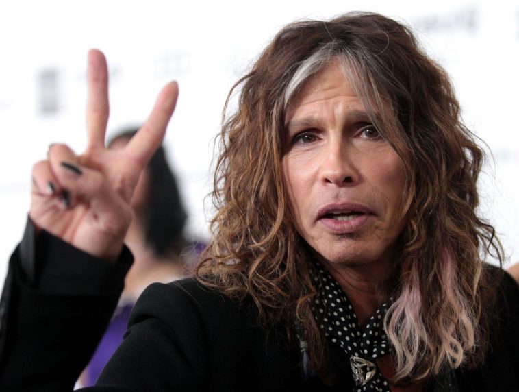 Солиста Aerosmith Стивена Тайлера обвинили в изнасиловании в 1973 году