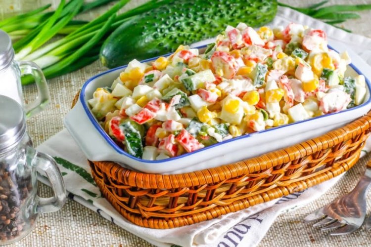 20 замечательных салатов с крабовыми палочками и кукурузой салат, палочками, крабовыми, консервированной, палочек, крабовых, понадобится, кукурузы, майонез, Салат, кубиком, специиПриготовление, нарежь, кукурузой, крабовые, палочки, заправь, кукурузу, ингредиенты, Нарежь