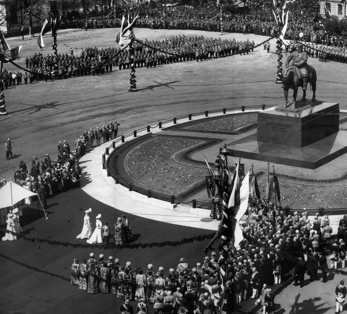 Освящение памятника Александру III. 28 мая 1909 года.