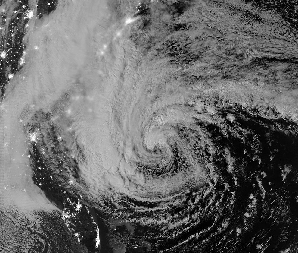 Ночной спутниковой снимок урагана Сэнди