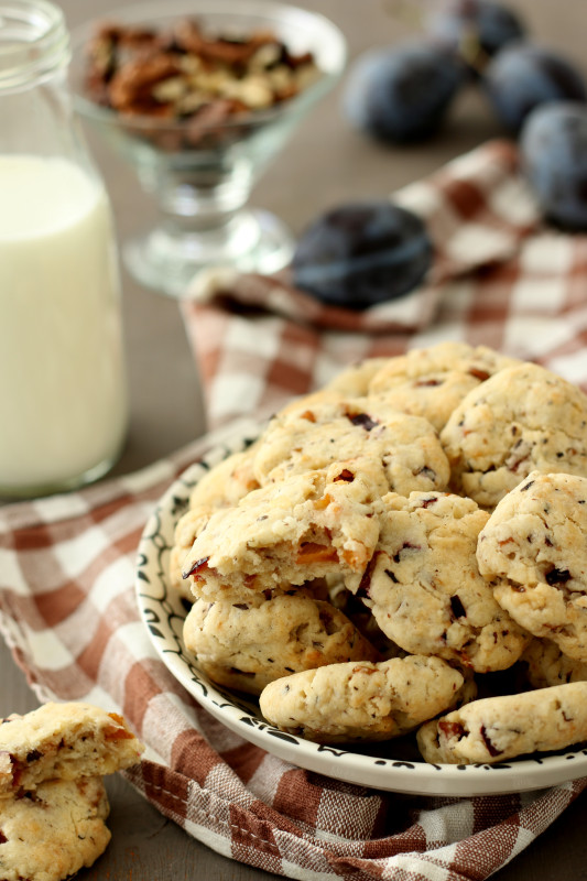 cookies with plums and nuts