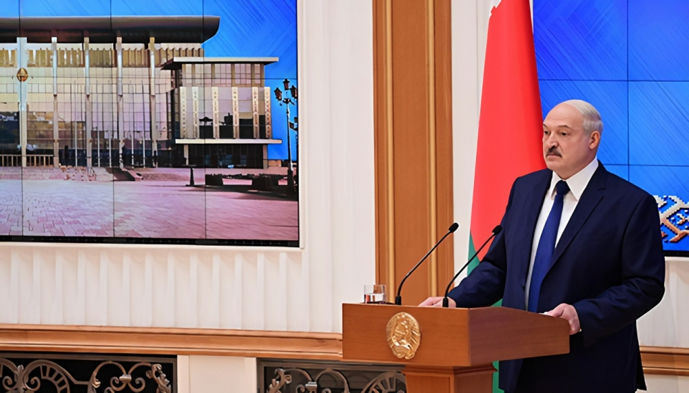 Политолог: Лукашенко хочет доказать, что он заботится о людях своей страны