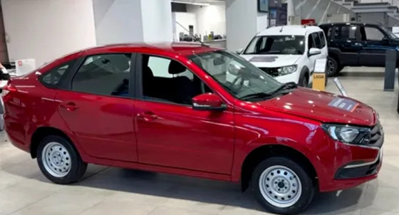 Lada Granta в «задорном цвете