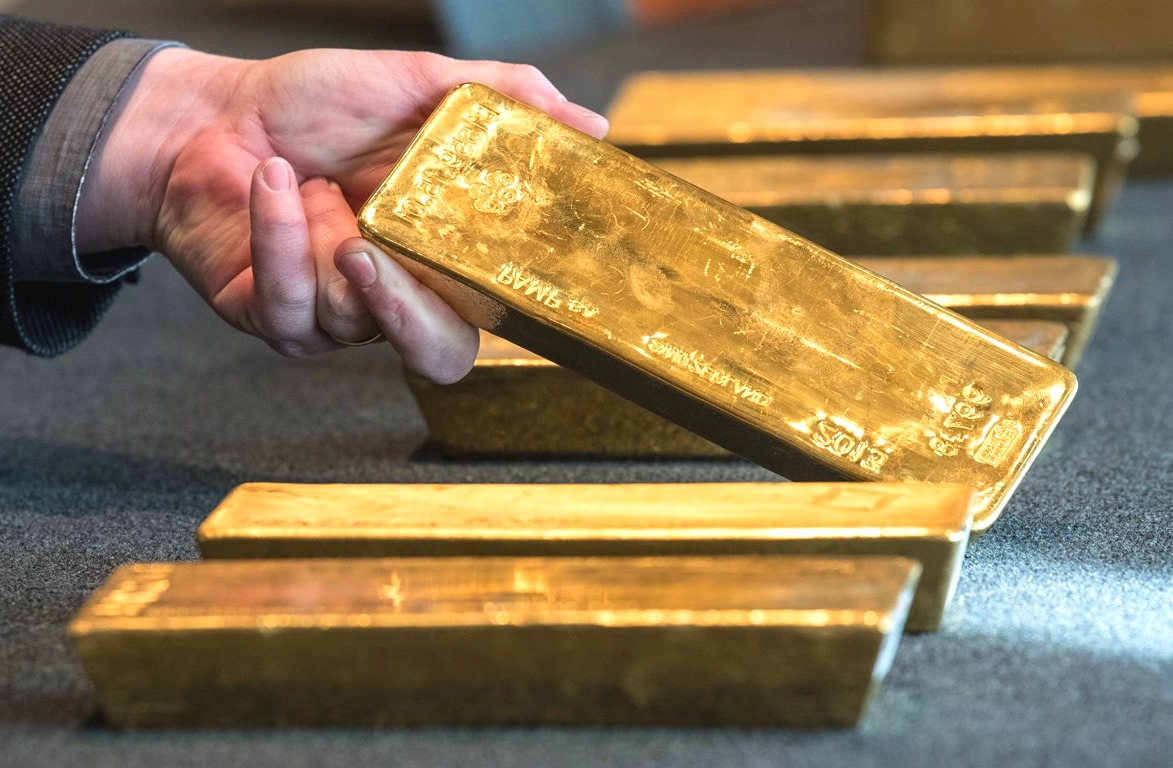 Украинцы резко начали скупать золото