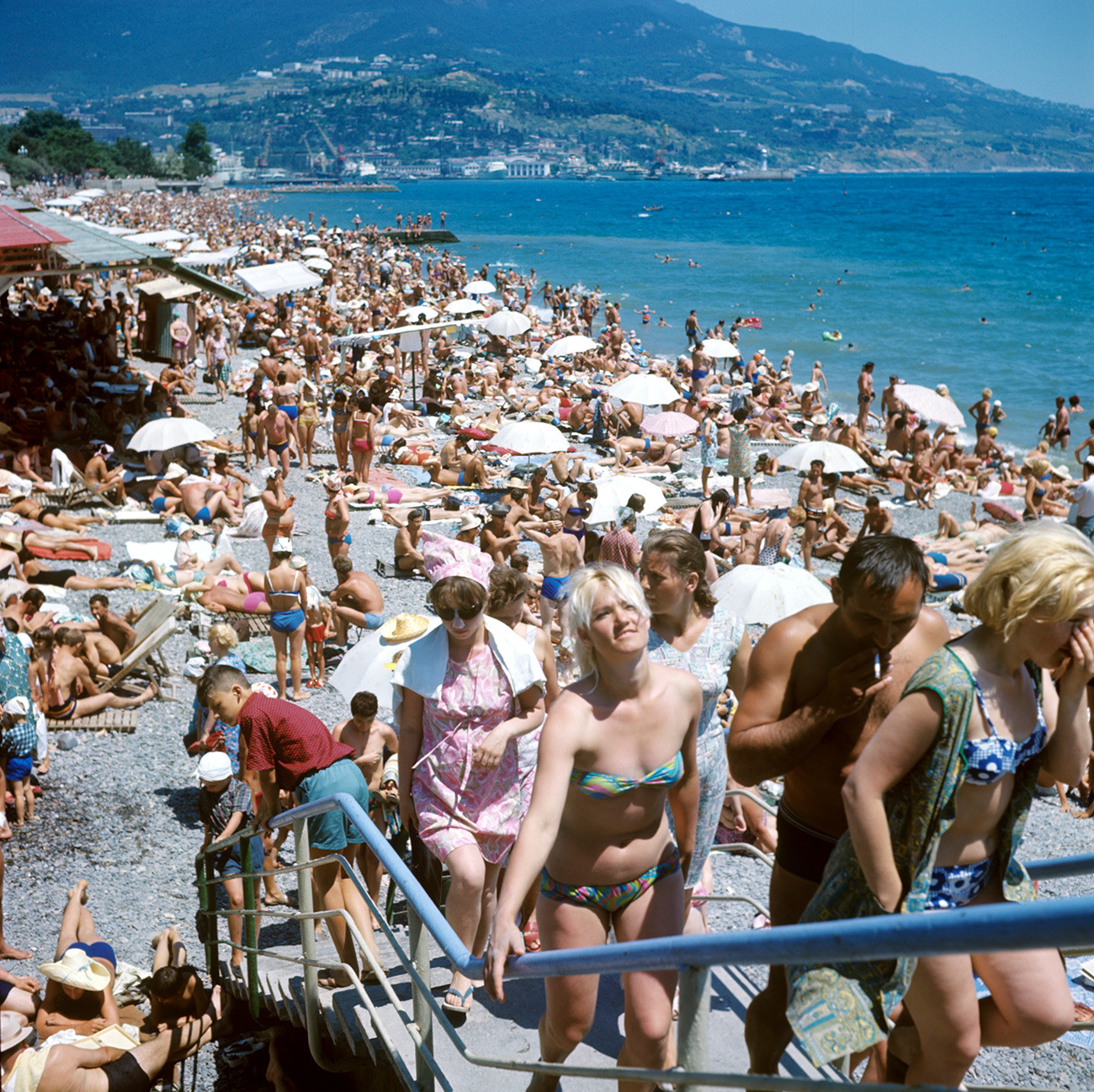 Отдых старый. Ялта 1969. Ялта 1969 год. Ялта лето 2022 Массандровский пляж. Пляж Ялта 70 СССР.