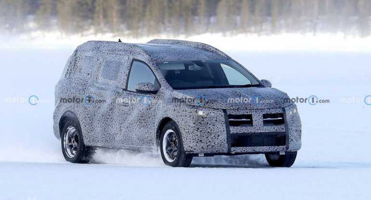 Новый универсал Dacia Logan замечен на тестах